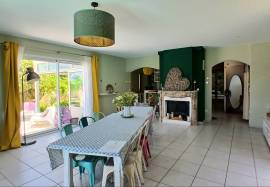 Charming Detached Villa Offering 146 M2 Of Living Space, 4 Bedrooms, 3 Bathrooms, On A 690 M2 Plot With Heated Swimming Pool. Charming Detached Villa Offering 146 M2 Of Living Space, 4 Bedrooms, 3 Bathrooms, On A 690 M2 Plot With Heated Swimming Pool.