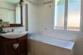 Charming Detached Villa Offering 146 M2 Of Living Space, 4 Bedrooms, 3 Bathrooms, On A 690 M2 Plot With Heated Swimming Pool. Charming Detached Villa Offering 146 M2 Of Living Space, 4 Bedrooms, 3 Bathrooms, On A 690 M2 Plot With Heated Swimming Pool.