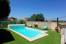 Charming Detached Villa Offering 146 M2 Of Living Space, 4 Bedrooms, 3 Bathrooms, On A 690 M2 Plot With Heated Swimming Pool. Charming Detached Villa Offering 146 M2 Of Living Space, 4 Bedrooms, 3 Bathrooms, On A 690 M2 Plot With Heated Swimming Pool.