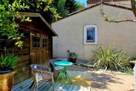 Charming Detached Villa Offering 146 M2 Of Living Space, 4 Bedrooms, 3 Bathrooms, On A 690 M2 Plot With Heated Swimming Pool. Charming Detached Villa Offering 146 M2 Of Living Space, 4 Bedrooms, 3 Bathrooms, On A 690 M2 Plot With Heated Swimming Pool.