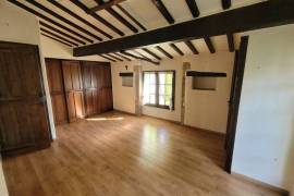 A Large Stone House With 145 M2 Of Living Space In The Heart Of The Historic Centre, Featuring A Beautiful Courtyard And Tree-Lined Garden Of Almost 200 M2. A Large Stone House With 145 M2 Of Living Space In The Heart Of The Historic Centre, Featuring A Beautiful Courtyard And Tree-Lined Garden Of Almost 200 M2.