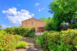 Stunning Stone Barn, Entirely Renovated To The Highest Standards, Offering 217 M2 Of Living Space With 6 Bedrooms And 4 Bathrooms On A 1520 M2 Landscapted Plot With Pool And Peaceful Setting. Rare Stunning Stone Barn, Entirely Renovated To The Highest Standards, Offering 217 M2 Of Living Space With 6 Bedrooms And 4 Bathrooms On A 1520 M2 Landscapted Plot With Pool And Peaceful Setting. Rare