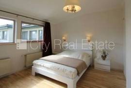 Apartment for rent in Riga, 165.00m2 Apartment for rent in Riga, 165.00m2