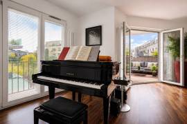 Vacant 4-room apartment with two balconies near Potsdamer Platz and Gleisdreieck Vacant 4-room apartment with two balconies near Potsdamer Platz and Gleisdreieck