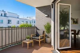Vacant 4-room apartment with two balconies near Potsdamer Platz and Gleisdreieck Vacant 4-room apartment with two balconies near Potsdamer Platz and Gleisdreieck