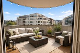 Vacant 4-room apartment with two balconies near Potsdamer Platz and Gleisdreieck Vacant 4-room apartment with two balconies near Potsdamer Platz and Gleisdreieck