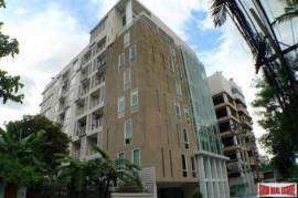 The Alcove 49 - Spacious Thong Lo One Bedroom Condo on Top Floor of Low-Rise Condo