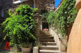 5 room, 180m2 Character property for sale in Faugeres - 190 000 € *