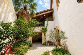 9 room, 279m2 Vineyard residence for sale in Saint thibery - 350 000 € * 9 room, 279m2 Vineyard residence for sale in Saint thibery - 350 000 € *