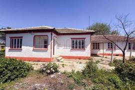 Single-Storey House with 2,400 sq.m. Garden | Only 25 Minutes from the Sea