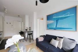 886 | Captivating 2 Bedroom Apartment with Concierge