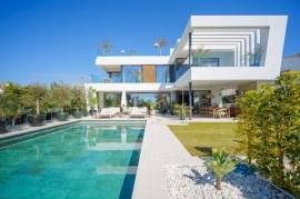 Beachside Villa with Rooftop Solarium and Sea Views in Marbesa - Marbella East