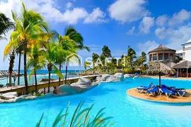 SUPERBE STUDIO EN REZ DE CHAUSSEE AVEC VUE SUR LA PISCINE ET VUE MER ROUTE TOURISTIQUE A SAINT FRANCOIS
