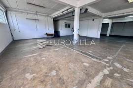 Matulji, Jušići, 500 m² commercial hall in an excellent location near the bypass road
