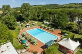 Hospitality Complex with Pool - Castellina in Chianti