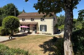 A Beautiful Stone Home with Truly Breathtaking Views - €223,000