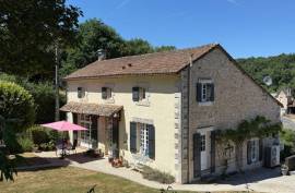 A Beautiful Stone Home with Truly Breathtaking Views - €223,000