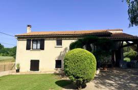 Contemporary 105 m2 Home with Mature Garden and Heated Swimming Pool, Just 3.9 km from Ruffec - €207400 Contemporary 105 m2 Home with Mature Garden and Heated Swimming Pool, Just 3.9 km from Ruffec - €207400