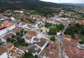 Versatile Commercial Space in the Center of Avelar with Two Independent Articles Versatile Commercial Space in the Center of Avelar with Two Independent Articles