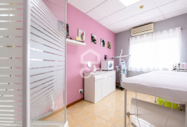 Versatile Commercial Space in the Center of Avelar with Two Independent Articles Versatile Commercial Space in the Center of Avelar with Two Independent Articles