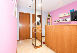 Versatile Commercial Space in the Center of Avelar with Two Independent Articles Versatile Commercial Space in the Center of Avelar with Two Independent Articles