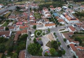 Versatile Commercial Space in the Center of Avelar with Two Independent Articles Versatile Commercial Space in the Center of Avelar with Two Independent Articles
