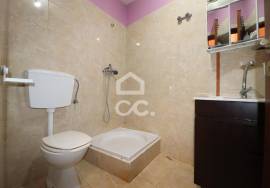 Versatile Commercial Space in the Center of Avelar with Two Independent Articles Versatile Commercial Space in the Center of Avelar with Two Independent Articles