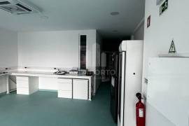 Excellent Investment Opportunity – Commercial Space Prepared for the Health Area | Vila Nova de Gaia Excellent Investment Opportunity – Commercial Space Prepared for the Health Area | Vila Nova de Gaia