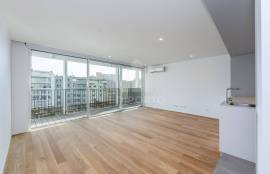 New 2 Bedroom Apartment with Balcony and 2 Parking Spaces in Matosinhos Sul