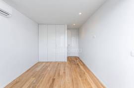 New 2 Bedroom Apartment with Balcony and 2 Parking Spaces in Matosinhos Sul