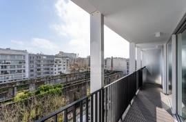 New 2 Bedroom Apartment with Balcony and 2 Parking Spaces in Matosinhos Sul