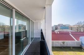 New 2 Bedroom Apartment with Balcony and 2 Parking Spaces in Matosinhos Sul