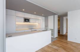 New 2 Bedroom Apartment with Balcony and 2 Parking Spaces in Matosinhos Sul