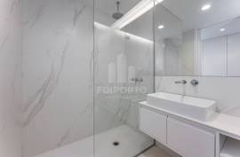 New 2 Bedroom Apartment with Balcony and 2 Parking Spaces in Matosinhos Sul