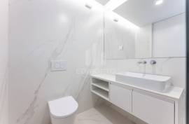 New 2 Bedroom Apartment with Balcony and 2 Parking Spaces in Matosinhos Sul