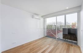 New 2 Bedroom Apartment with Balcony and 2 Parking Spaces in Matosinhos Sul