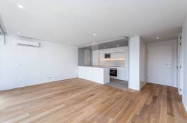 New 2 Bedroom Apartment with Balcony and 2 Parking Spaces in Matosinhos Sul