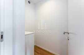 New 2 Bedroom Apartment with Balcony and 2 Parking Spaces in Matosinhos Sul
