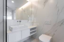 New 2 Bedroom Apartment with Balcony and 2 Parking Spaces in Matosinhos Sul