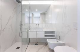 New 2 Bedroom Apartment with Balcony and 2 Parking Spaces in Matosinhos Sul