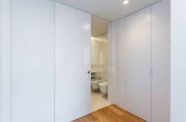 New 2 Bedroom Apartment with Balcony and 2 Parking Spaces in Matosinhos Sul