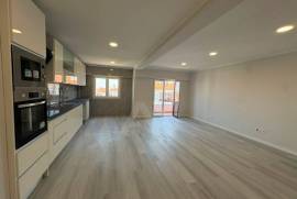 Apartamento T4 usado com 120 m² em Amora, Seixal, Setúbal. Apartamento T4 usado com 120 m² em Amora, Seixal, Setúbal.