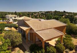 Move-In Ready 4-Bed Family Villa with Annex & Garage