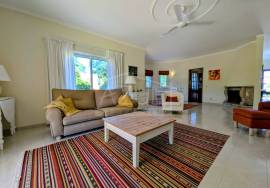 Move-In Ready 4-Bed Family Villa with Annex & Garage