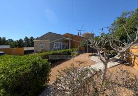 Move-In Ready 4-Bed Family Villa with Annex & Garage