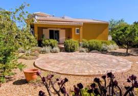 Move-In Ready 4-Bed Family Villa with Annex & Garage