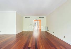 4 bedroom apartment in Avenidas Novas, with 4 parking spaces 4 bedroom apartment in Avenidas Novas, with 4 parking spaces