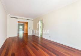 4 bedroom apartment in Avenidas Novas, with 4 parking spaces 4 bedroom apartment in Avenidas Novas, with 4 parking spaces