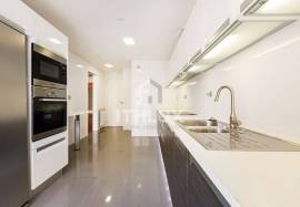 4 bedroom apartment in Avenidas Novas, with 4 parking spaces 4 bedroom apartment in Avenidas Novas, with 4 parking spaces
