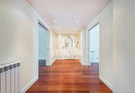 4 bedroom apartment in Avenidas Novas, with 4 parking spaces